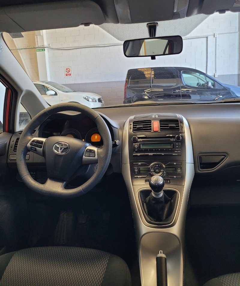 Toyota Auris 1.4 D-4D Active 3p 2011, foto 7