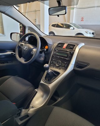 Toyota Auris 2011