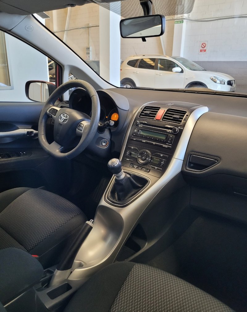 Toyota Auris 1.4 D-4D Active 3p 2011, foto 8