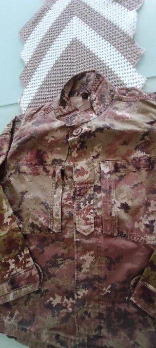 Giacca militare camouflage taglia 48