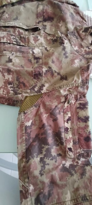 Giacca militare camouflage taglia 48