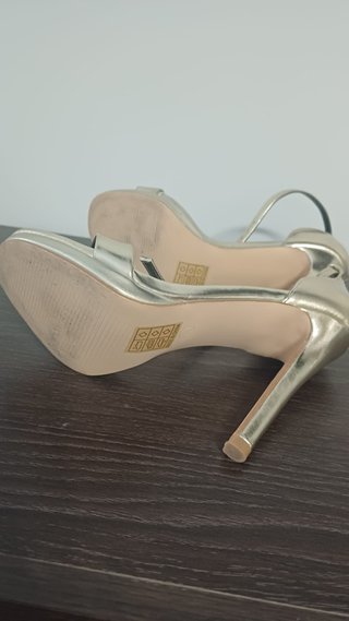 Sandalias de tacón Tulipano doradas talla 36