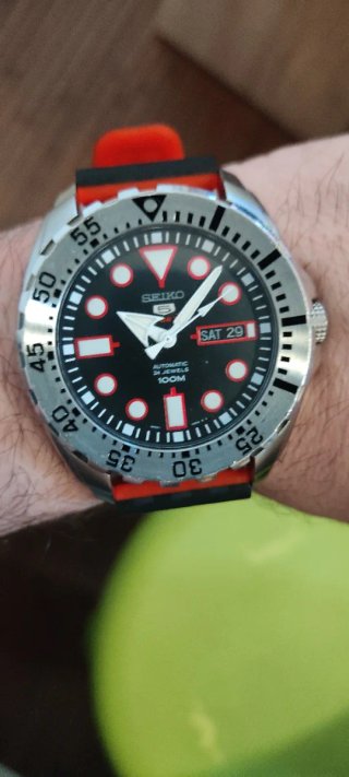 Seiko 5 Vampire SRP601K1 Reloj Automático