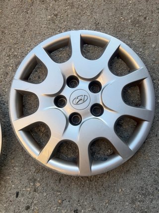 3! Solo 3! Tapacubos Hyundai i30 Originales en 15"