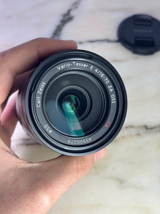 Objetivo Sony Zeiss 16-70mm F4 OSS