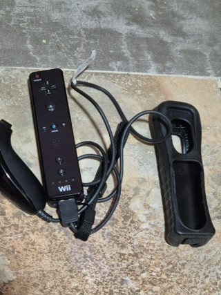 Consola Nintendo Wii + Mando y Cables