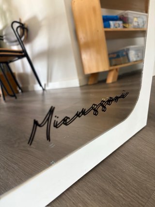 Espejo Montessori con soporte de madera