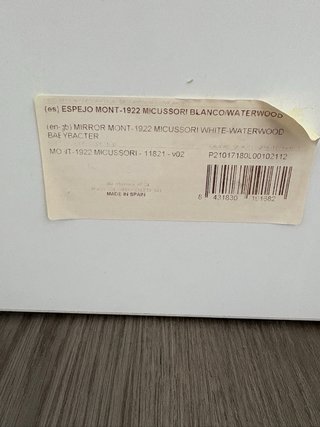 Espejo Montessori con soporte de madera
