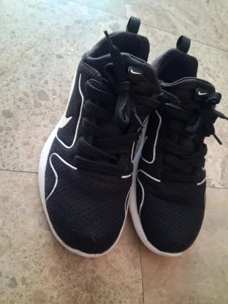 Zapatillas Nike Negras y Blancas