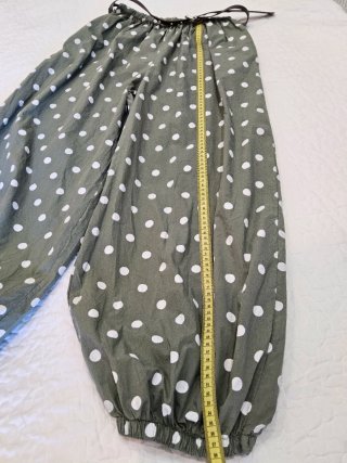 Pantalón balón topos verde caqui y blanco más cint