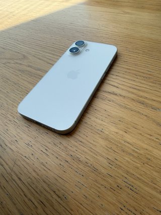 iPhone 17 Apple