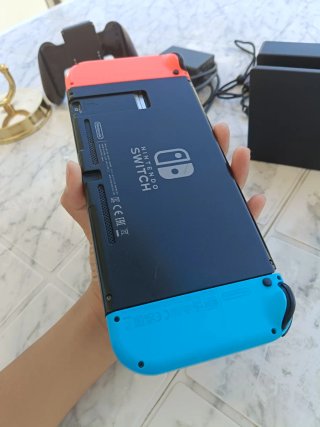 Ottimo stato! Nintendo Switch con accessori