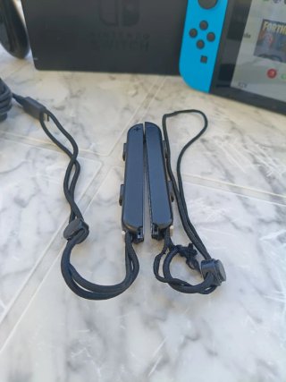 Ottimo stato! Nintendo Switch con accessori