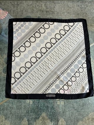 Pañuelo seda Salvatore Ferragamo beige