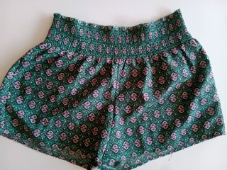 Ropa de verano: shorts, vestidos, sandalias, monos
