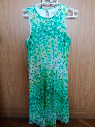 Ropa de verano: shorts, vestidos, sandalias, monos
