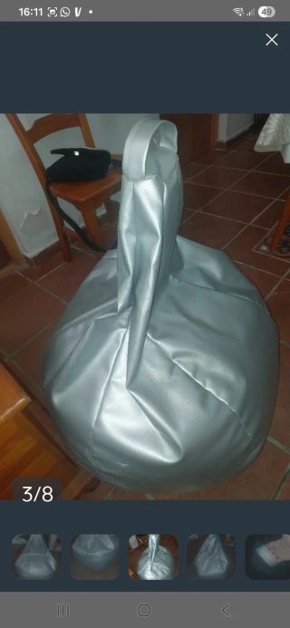 Puff pera polipiel plateada