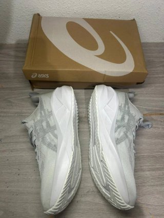 Asics Novablast 5 Mujer Blancas Talla 39