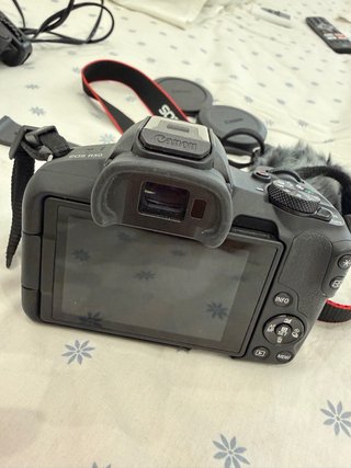 Cámara Canon EOS R50 (negociable)