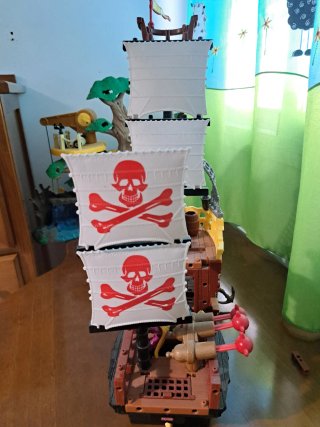Barco Pirata Fisher -Prince y Faro de Juguete