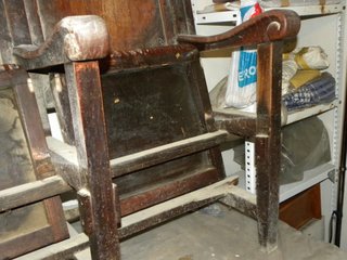 Butacas de cine antiguas de madera