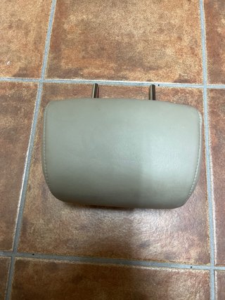 Reposacabezas trasero central Land Cruiser KDJ