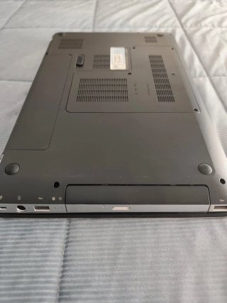 HP Ordenador Portátil + Maletin Piel