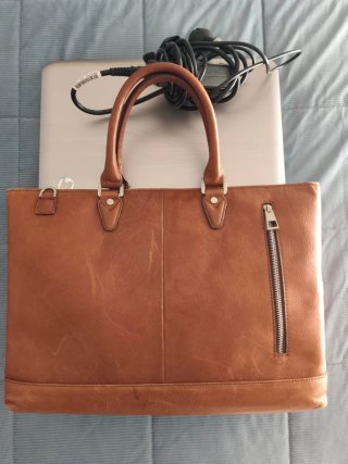 HP Ordenador Portátil + Maletin Piel