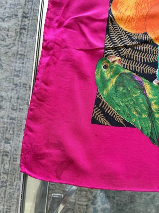 Pañuelo 100% seda con estampado de tigre