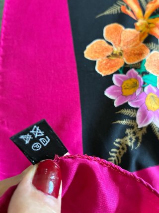 Pañuelo 100% seda con estampado de tigre