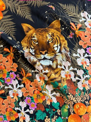 Pañuelo 100% seda con estampado de tigre