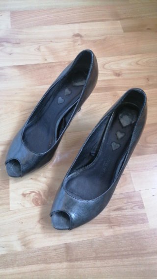 Zapatos de tacón oscuros 37