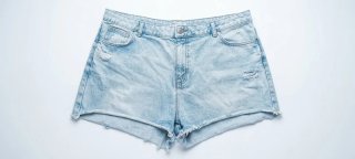 Pantalón corto vaquero desgastado