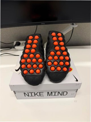 Nike Mind 002 Negro Hyper Crimson EU 36