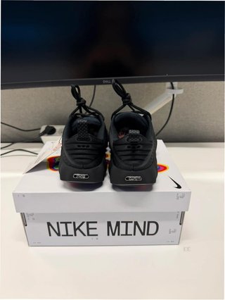 Nike Mind 002 Negro Hyper Crimson EU 36