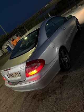 Mercedes-Benz  CLK 2004