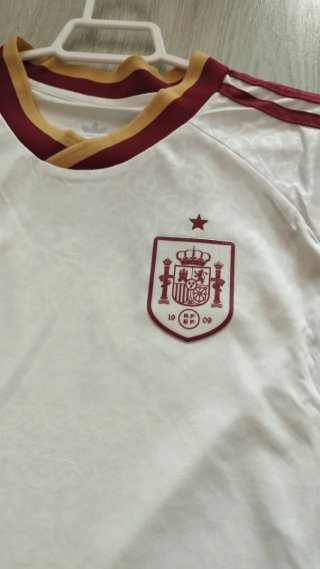 Equipación España Adidas