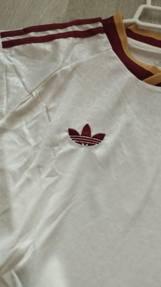 Equipación España Adidas