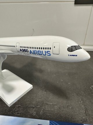 Maqueta Avión Airbus A350 1:200 Model Airplane