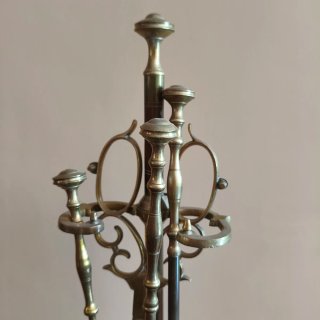 Conjunto antiguo completo de chimenea