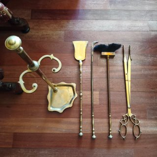 Conjunto antiguo completo de chimenea