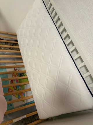 Cuna bebé blanca con colchón nuevo