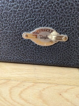 Estuche Taylor Dreadnought Deluxe