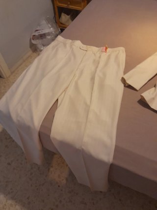Traje hombre crudo muy buen estado
