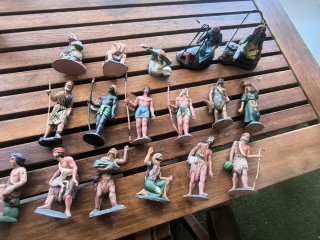 Belén artesanal con figuras