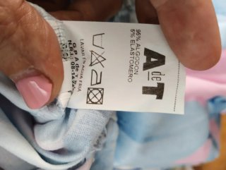 Pantalón estampado floral talla M. Nuevo. Ganga