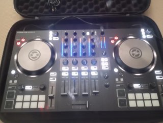 Controlador DJ Native Instruments Traktor S3
