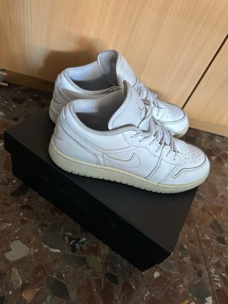 Air Jordan 1 Low Blancas