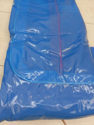 Tumbona hinchable piscina azul