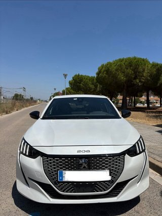 Peugeot e-208 2021